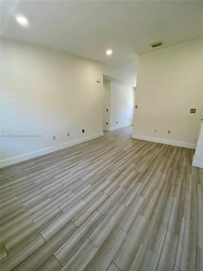 Building Photo - 8100 W 28th Ct