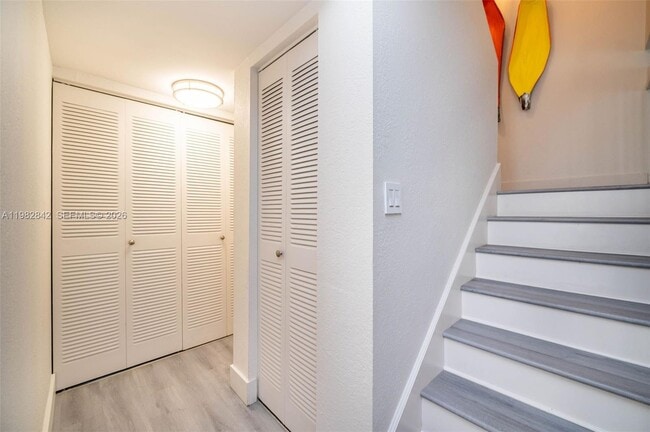 Building Photo - 4702 SW 67th Ave