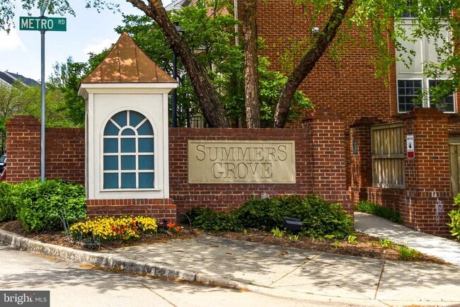 Building Photo - 990 Harrison Cir