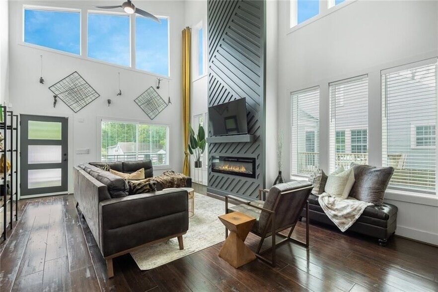 Building Photo - 255 Mathewson Pl SW