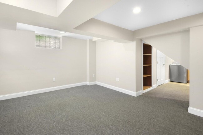 Building Photo - 1265 West Blvd