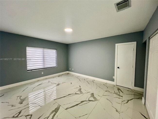 Building Photo - 3297 SW 26th St