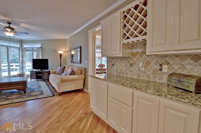 Building Photo - 404 Burgess Point