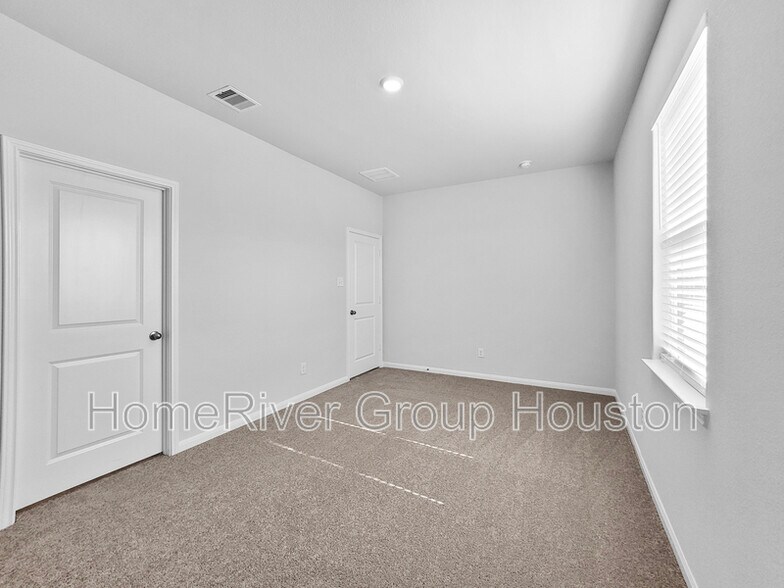 Building Photo - 8942 Ice Quartz Dr