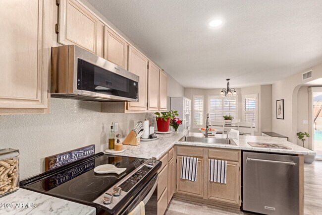 Building Photo - 7724 W Oraibi Dr