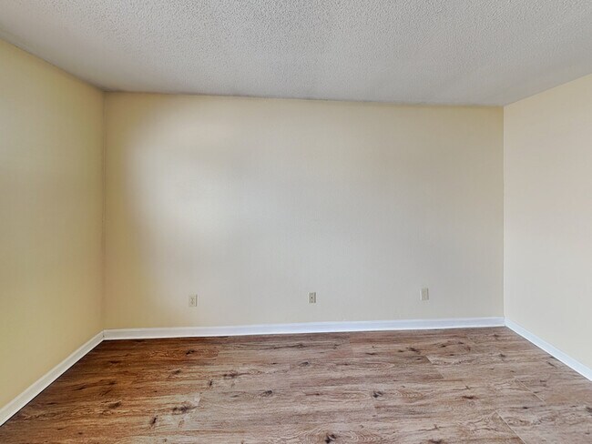 Building Photo - 385 Kimbrough Dr