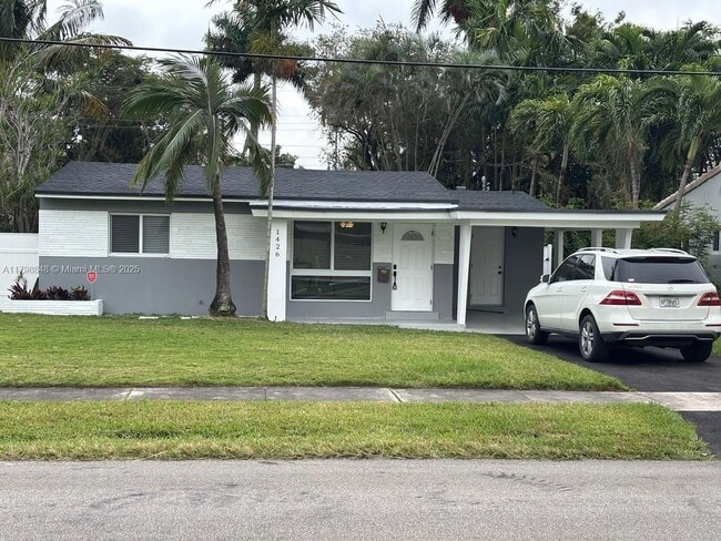 Primary Photo - 1426 Arthur St