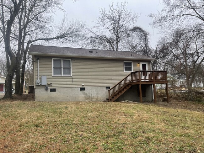 Building Photo - 912 Gregory St