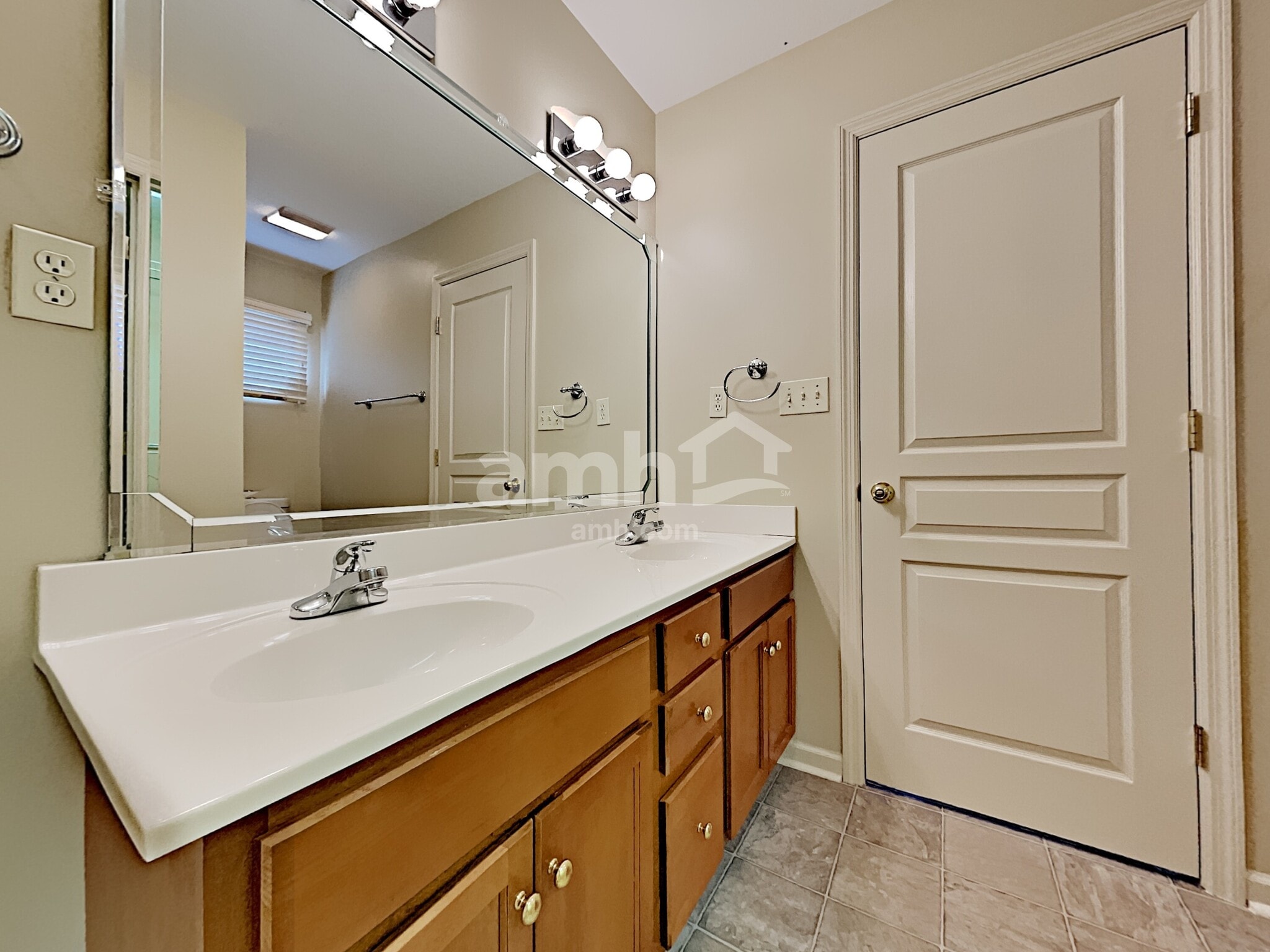 Building Photo - 1523 Bailey Park Ln