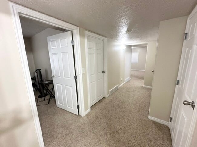 Building Photo - 1563 W Turtle Dove Ln