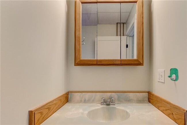 Building Photo - 577 Spring St