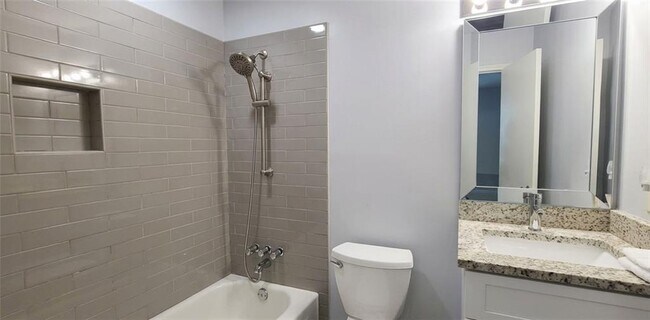 Building Photo - 147 Northdale Pl