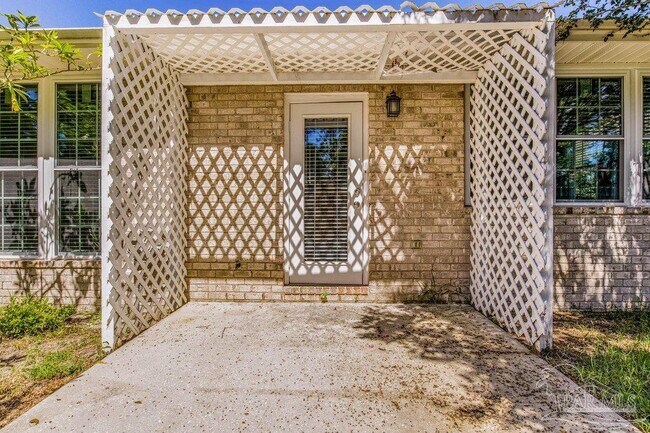 Building Photo - 1443 Champions Green Dr