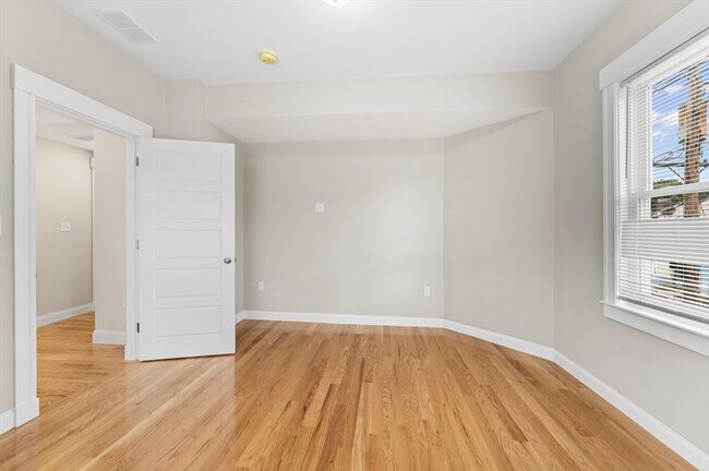 Building Photo - 42 Almont St