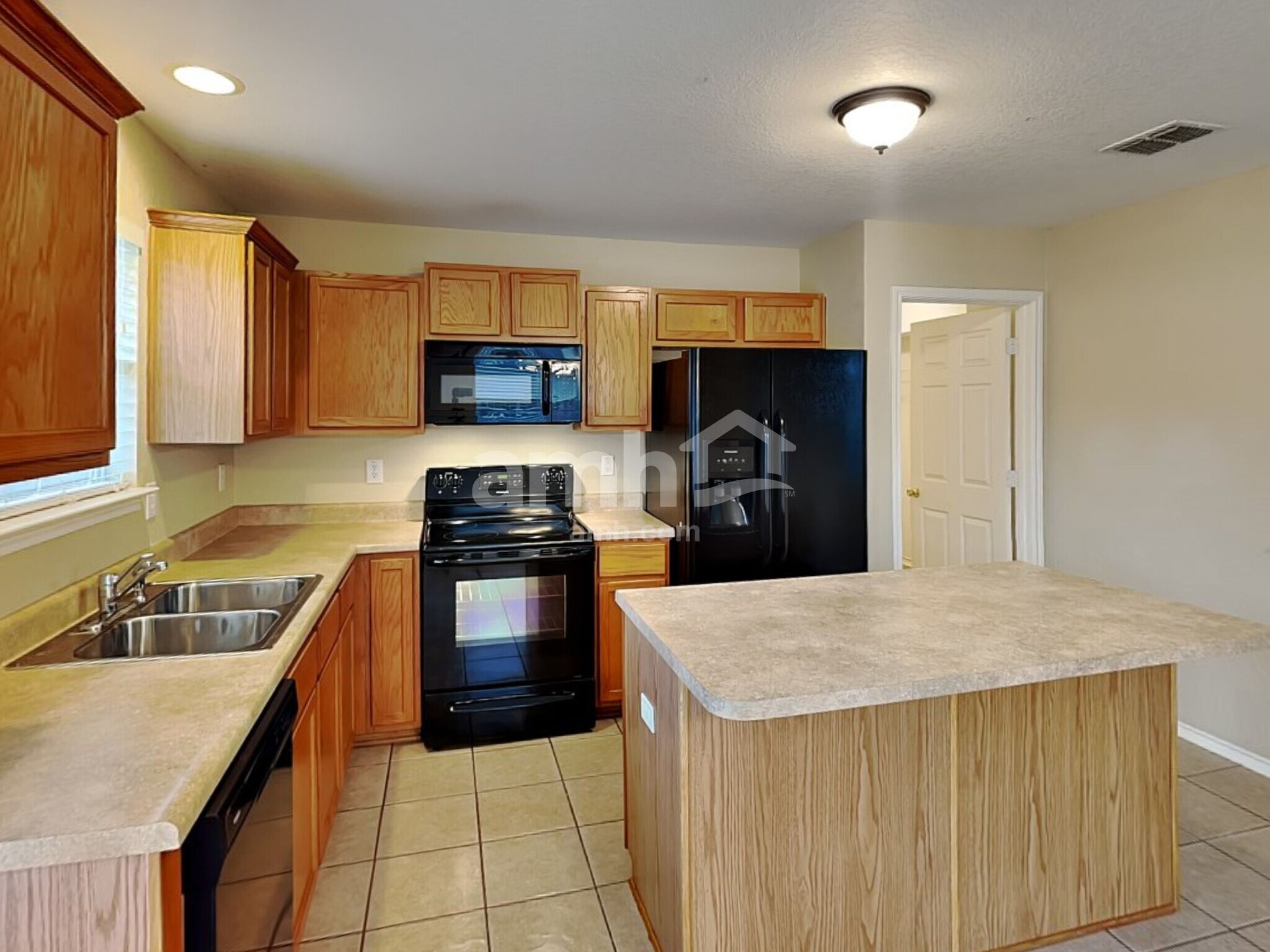 Building Photo - 232 Rock Springs Dr