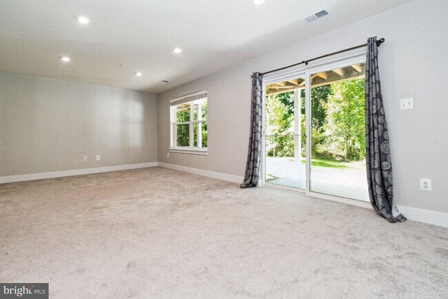 Building Photo - 8311 Amber Beacon Cir