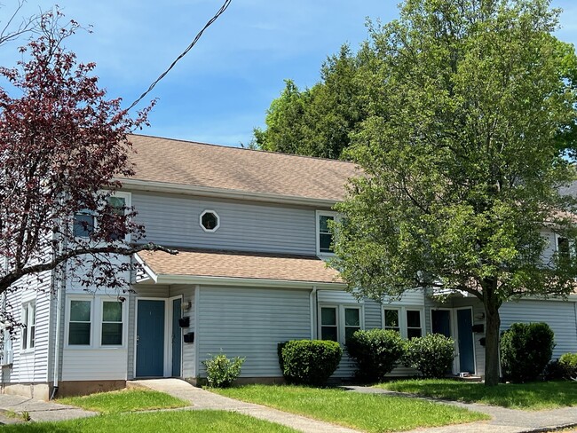 Primary Photo - 11 Burnham St