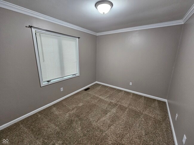 Building Photo - 945 Fox Hill Dr