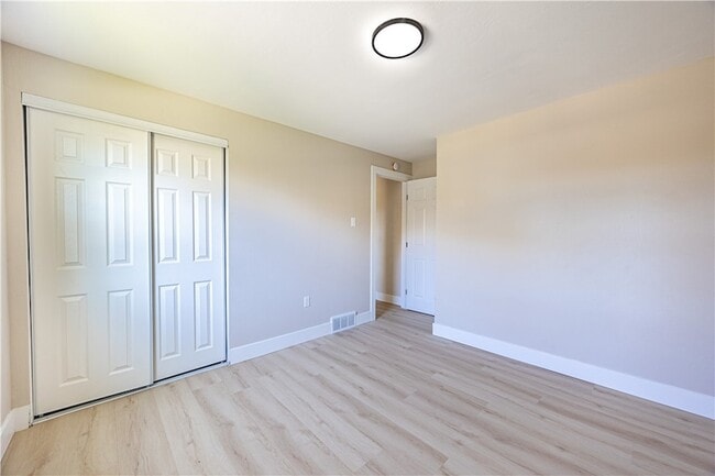 Building Photo - 476 Fielding Dr