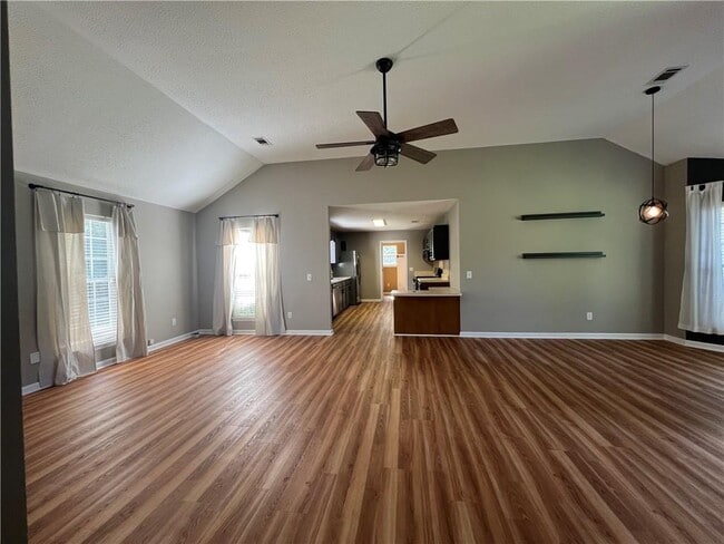 Building Photo - 313 Ridge Hill Cir