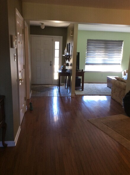 Building Photo - 341 Cedar Waxwing Dr
