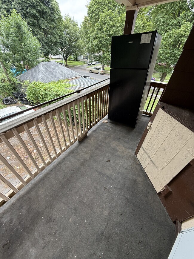 Building Photo - 65 Colvin St