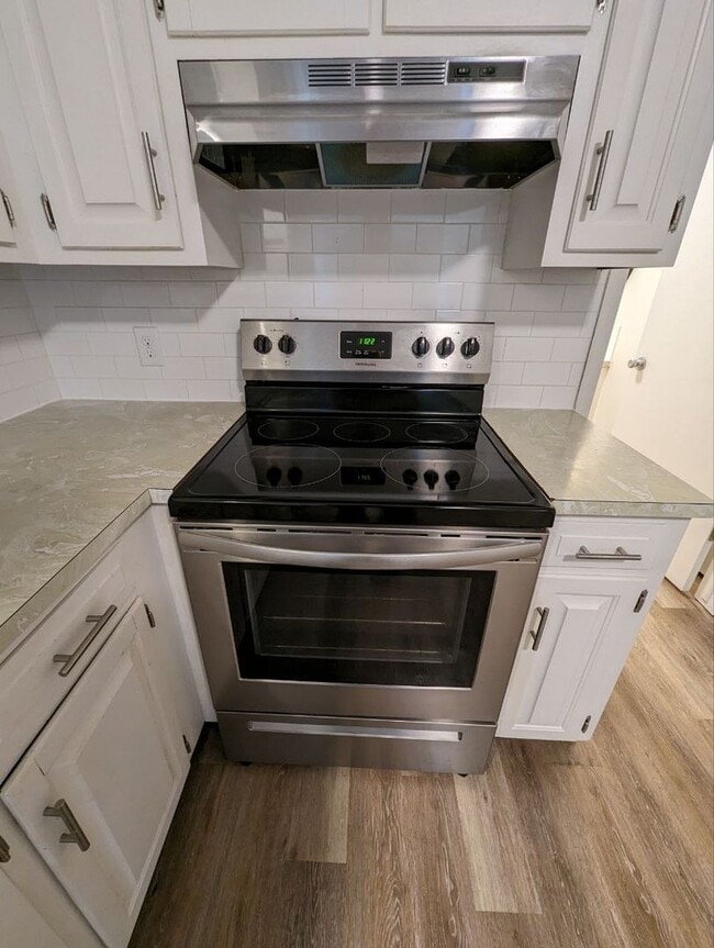 Building Photo - Primrose Market Place - Battlefield Mall A...