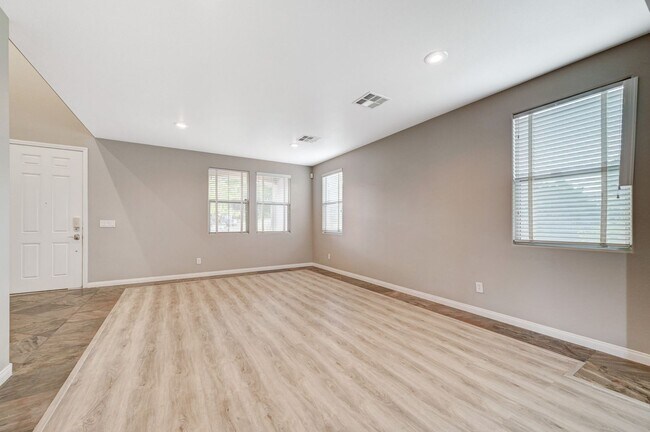 Building Photo - 1st MONTH FREE! Lone Mountain Heights Luxu...