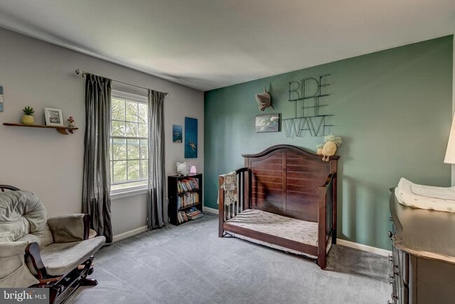 Building Photo - 583 Henderson Rd