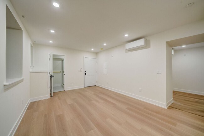 Building Photo - 620 S 8th St