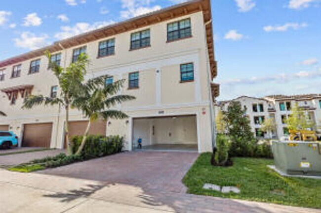 Building Photo - 255 Beckman Terrace #0, Palm Beach Gardens...