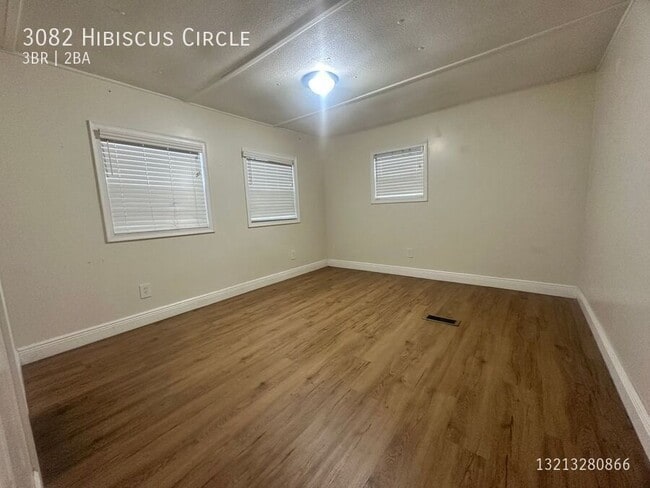 Building Photo - 3082 Hibiscus Cir