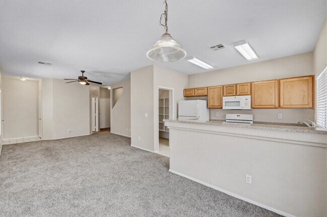 Building Photo - 2576 Velez Valley Way