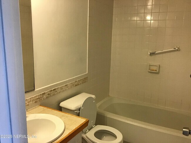 Building Photo - 4 Tarragona Ct