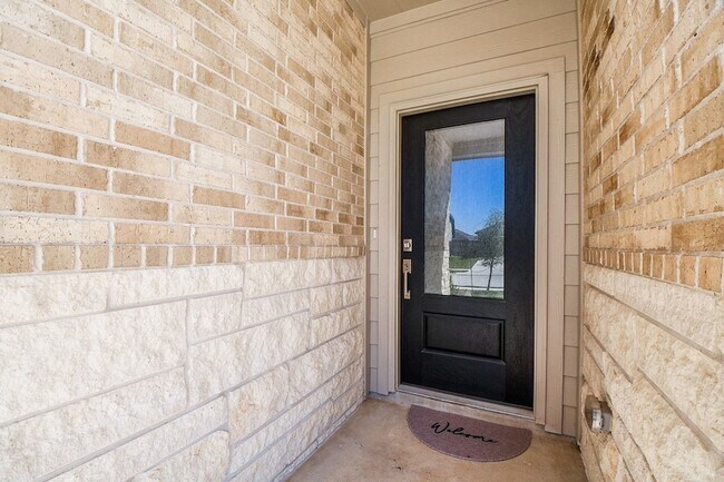 Building Photo - 26610 Coast Redwood Dr