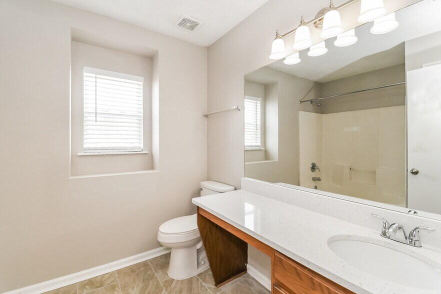 Building Photo - 2168 Fresco Dr