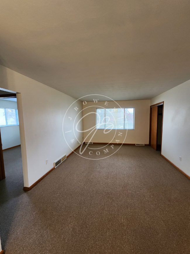 Building Photo - 2 bedroom in Perrysburg School District! R...