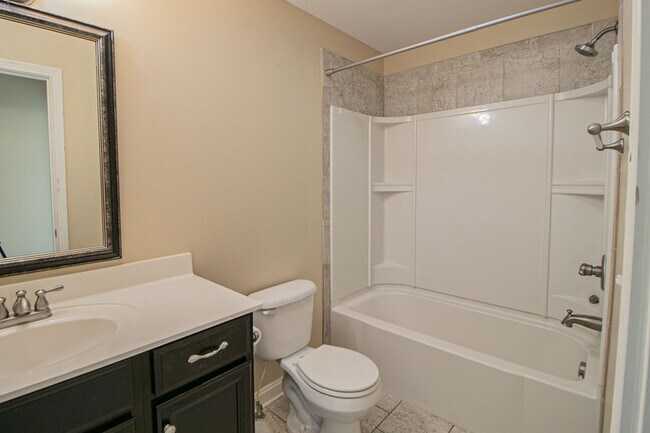 Building Photo - 809 Carousel Ct