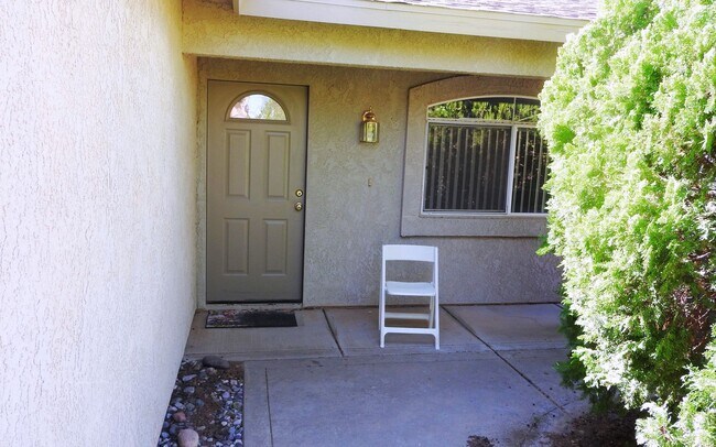 Building Photo - K-1014