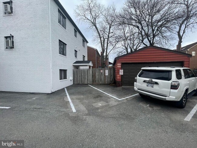 Building Photo - 4206 Washington Blvd