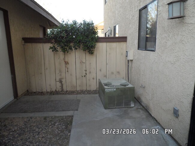 Building Photo - 0160