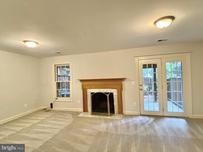 Building Photo - 2110 Eluna Ct