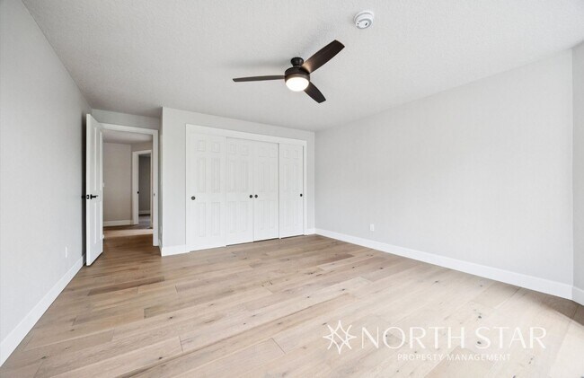Building Photo - 12793 SW Sierra Vista Dr