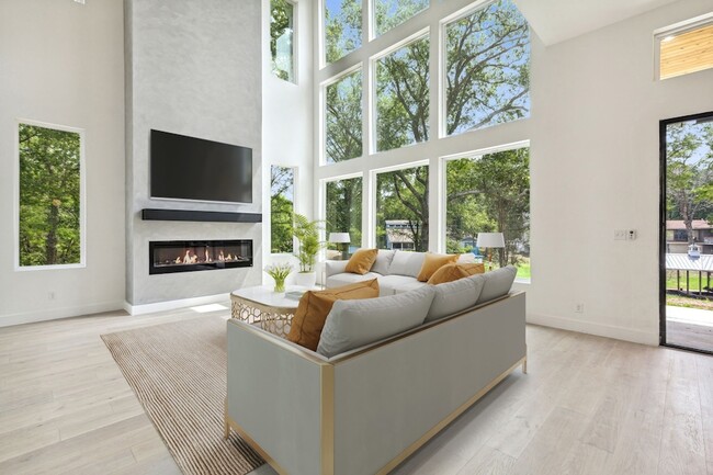 Building Photo - 111 Nob Hill Cir