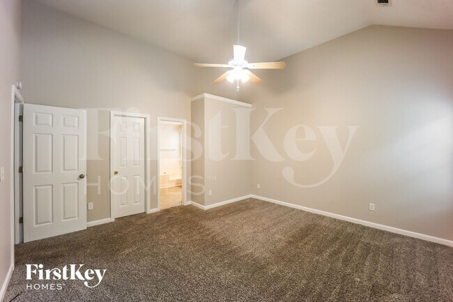 Building Photo - 6255 Lamp Post Pl