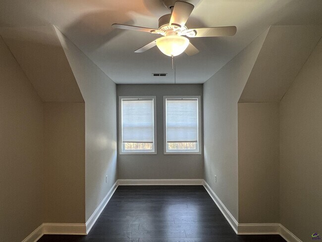 Building Photo - 253 Chadwick Cir