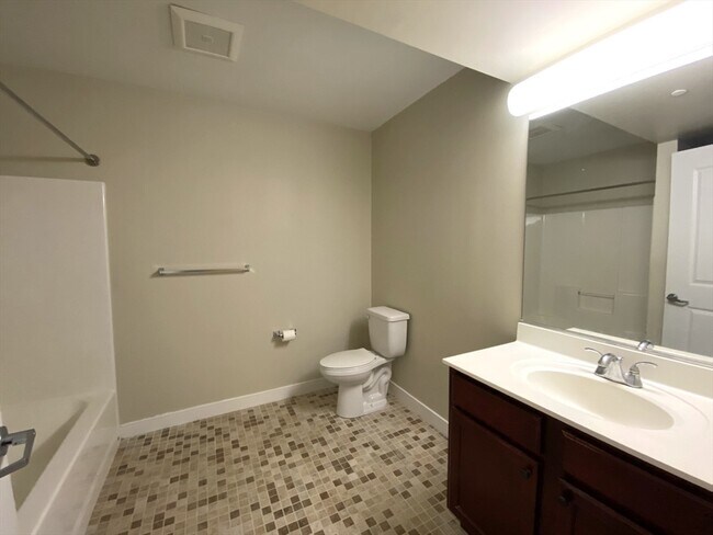 Building Photo - 20 Pond St