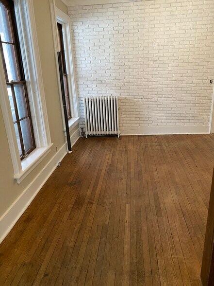 Building Photo - 204 Carroll St