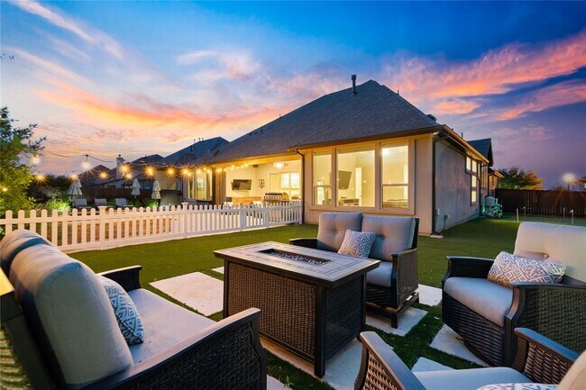 Building Photo - 2500 Yuma Trl