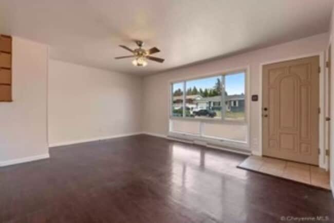 Building Photo - MUST SEE 4 BEDROOM 2 BATHROOM HOUSE NORTH ...
